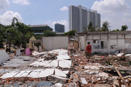 Jelang penggusuran, warga Pulomas inisiatif bongkar rumah sendiri