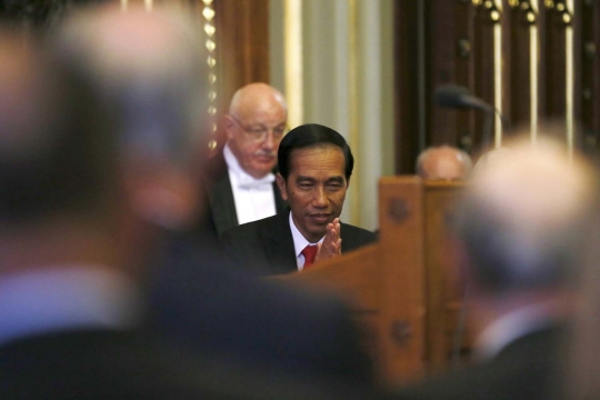 Gaya Presiden Jokowi pidato di acara Parlemen Kerajaan Inggris