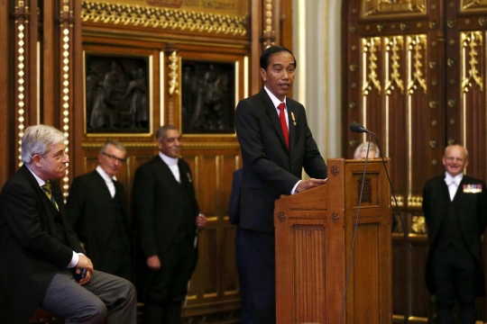 Gaya Presiden Jokowi pidato di acara Parlemen Kerajaan Inggris