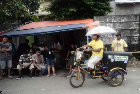 Uniknya karaoke keliling yang jadi primadona warga Depok