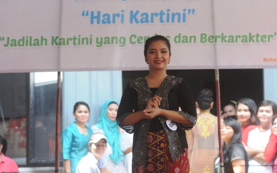 Peragaan busana semarakkan Hari Kartini di Rutan Pondok Bambu