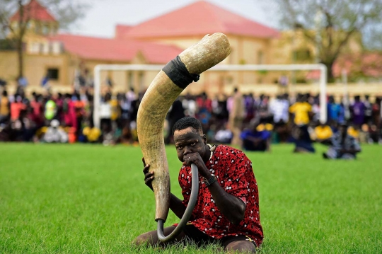 Serunya bertarung dalam arena gulat perdamaian di Sudan