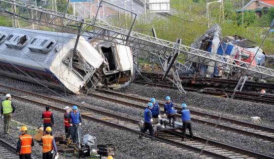 Kereta penumpang tergelincir hebat di Korea Selatan