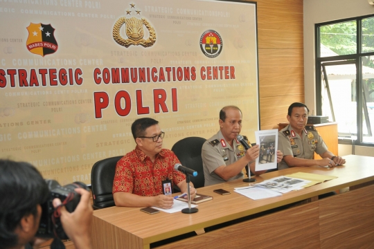 Polri tunjukkan foto proses pemulangan terpidana kasus Bank Century