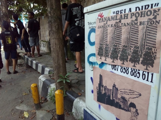 Aksi anak Punk yang peduli lingkungan di Hari Bumi Sedunia