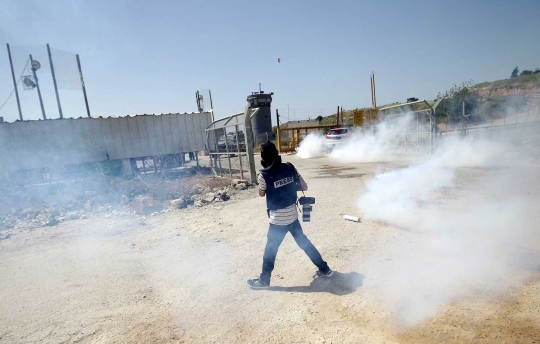 Liput aksi protes, jurnalis Palestina jadi sasaran pasukan Israel