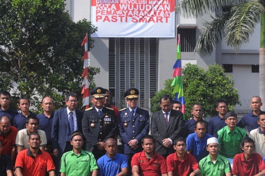 Peringatan Hari Pemasyarakatan, MenkumHAM Yasonna Laoly salami napi