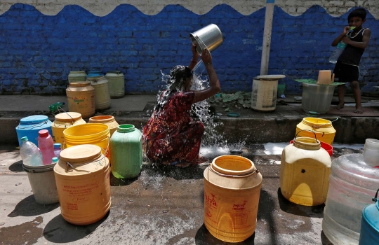 Berbagai cara warga India hadapi gelombang panas