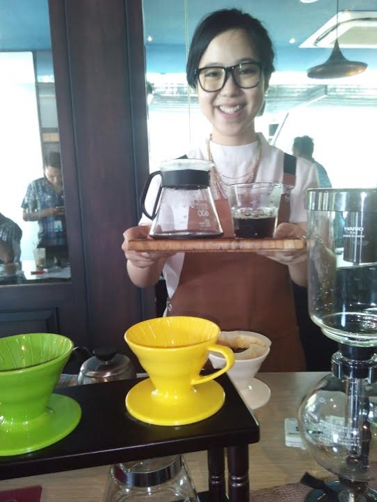 Melihat aksi Evani, Barista handal se-Asia sajikan kopi racikan