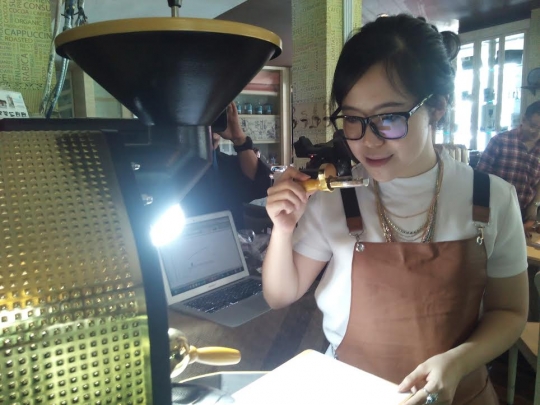 Melihat aksi Evani, Barista handal se-Asia sajikan kopi racikan