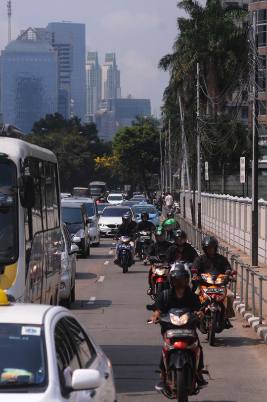 1 Mei, sepeda motor dilarang lewat Jalan Sudirman