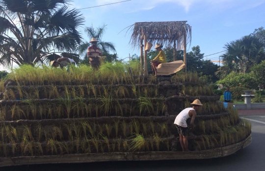 Kemeriahan warga Timor Leste gelar pawai kemerdekaan