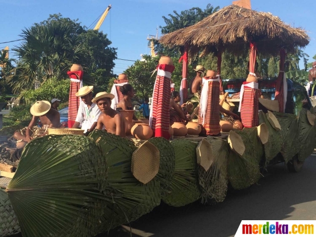 Foto Kemeriahan warga Timor  Leste  gelar pawai 