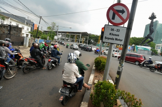 Persiapan Jalan Sudirman jelang larangan lintas sepeda motor