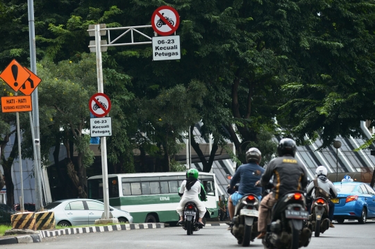 Persiapan Jalan Sudirman jelang larangan lintas sepeda motor