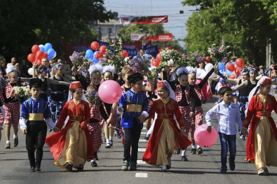 Melihat peringatan May Day di negara-negara dunia