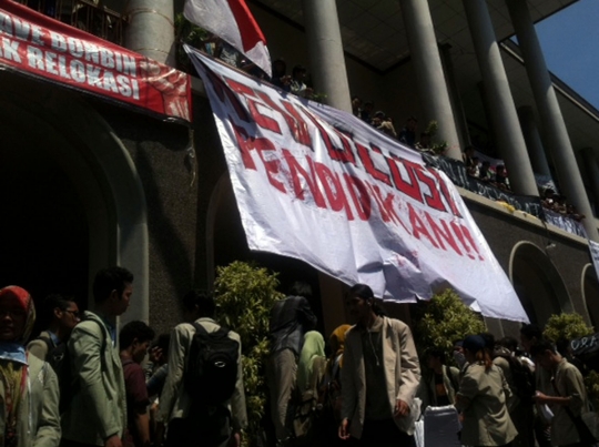 Demo besar-besaran mahasiswa UGM warnai peringatan Hardiknas