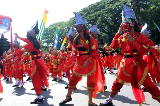 Peringati Hardiknas, siswa SD di Malang menari Bapang Joyosentiko