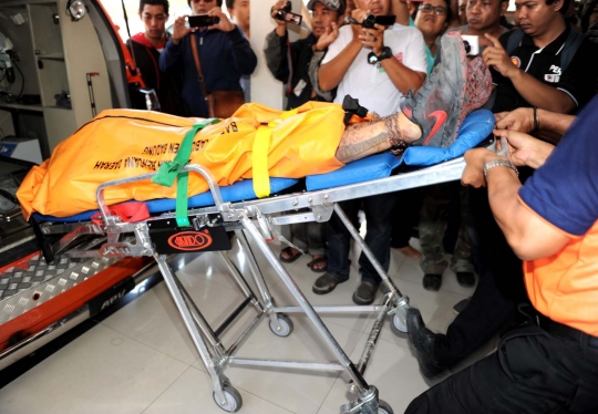 Ini jenazah bule pembuat onar yang ditembak mati polisi di Bali