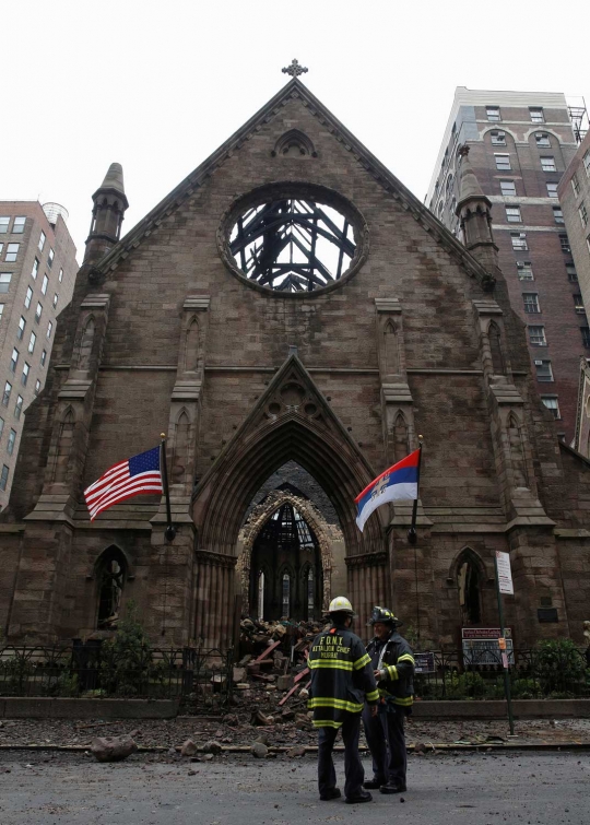 Gereja bersejarah berusia ratusan tahun di New York ludes terbakar