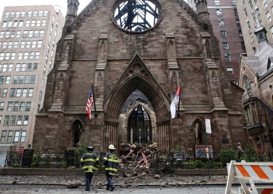 Gereja bersejarah berusia ratusan tahun di New York ludes terbakar