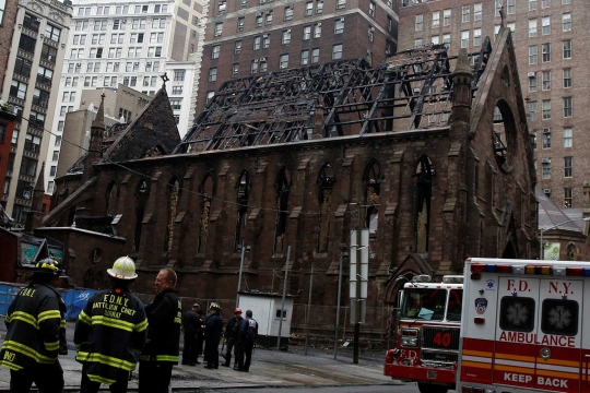 Gereja bersejarah berusia ratusan tahun di New York ludes terbakar