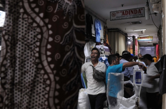 Nunggak sewa sejak 2012, puluhan pedagang Blok F Tanah Abang diusir
