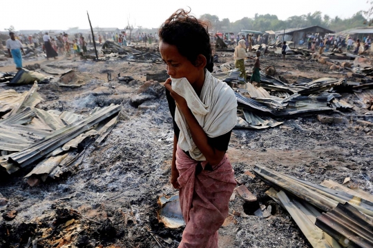Nestapa ribuan muslim Rohingya kamp pengungsiannya ludes terbakar