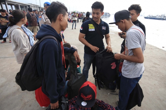 Cegah pesta narkoba, polisi razia wisatawan pulau seribu