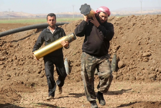 Aksi pemberontak Suriah luncurkan roket balasan buat Bashar Al Assad