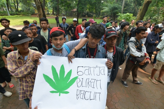 Aksi damai LGN peringati Global Marijuana March di Taman Seno Tebet