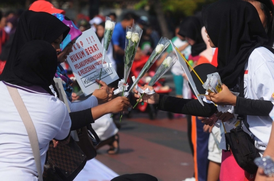 Aksi solidaritas untuk Yuyun di Bundaran HI