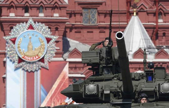 Parade tank kelas kakap Rusia di Hari Kemenangan ke-71