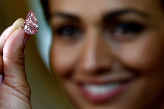'The Unique Pink', berlian terlangka di dunia seharga selangit