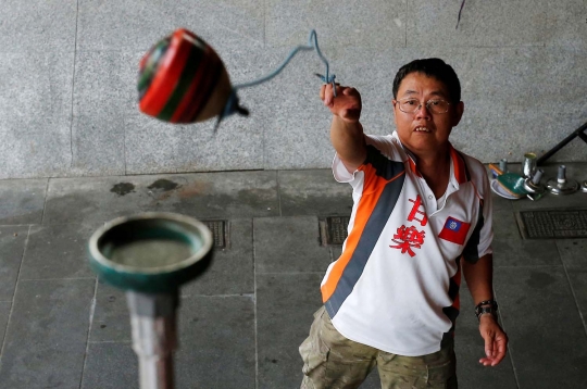 Serunya turnamen gasing ala warga Taiwan