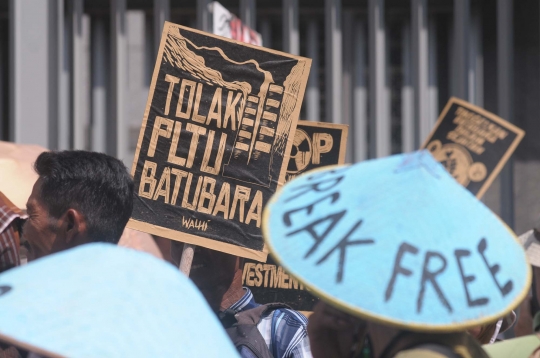 Aksi ribuan aktivis lingkungan tolak penggunaan batu bara