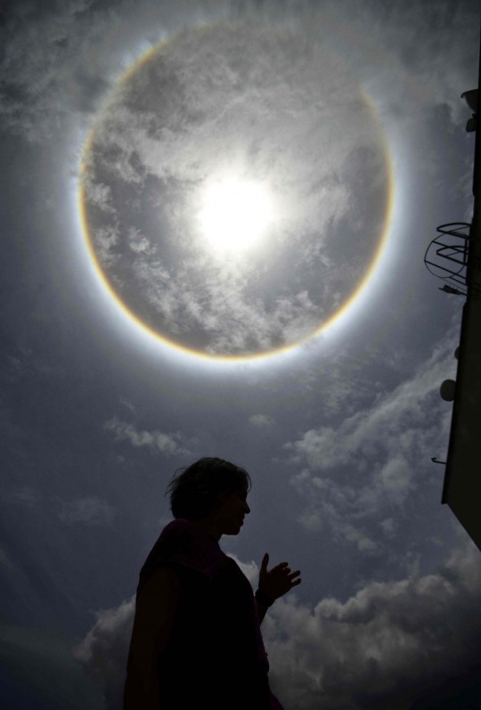 Fenomena matahari bercincin hebohkan warga Venezuela