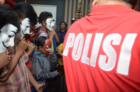 Ini 8 pemerkosa siswi SMP kelas 1 yang masih ingusan di Surabaya