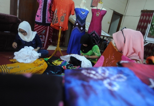Intip pembuatan kain khas Suku Banjar