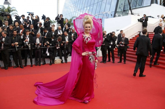 Gaun glamor para bintang cantik di Festival Film Cannes 2016