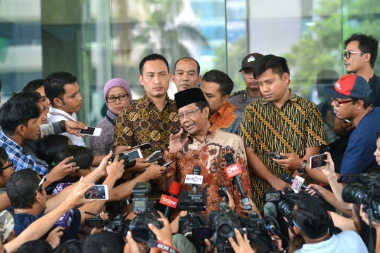 Mahfud MD sambangi KPK bahas kasus HMI vs Saut