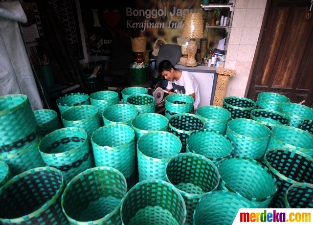 Foto Intip pembuatan kreasi unik dari bonggol jagung di 