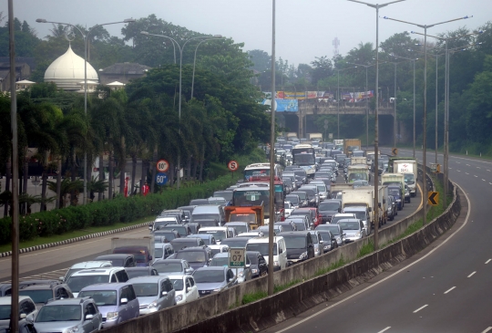 Pemberlakuan contra flow akibat JPO ambruk di Tol BSD