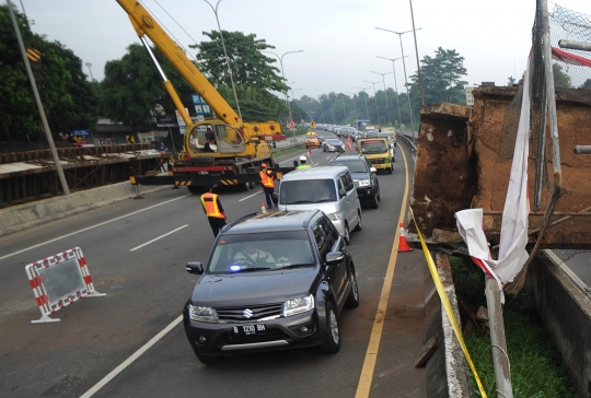 Pemberlakuan contra flow akibat JPO ambruk di Tol BSD