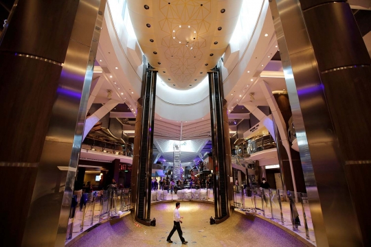 Megahnya Harmony of the Seas, kapal pesiar terbesar di dunia