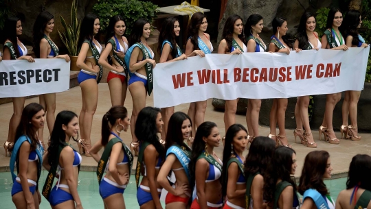 Seksinya kontestan Miss Philippines-Earth tampil berbikini