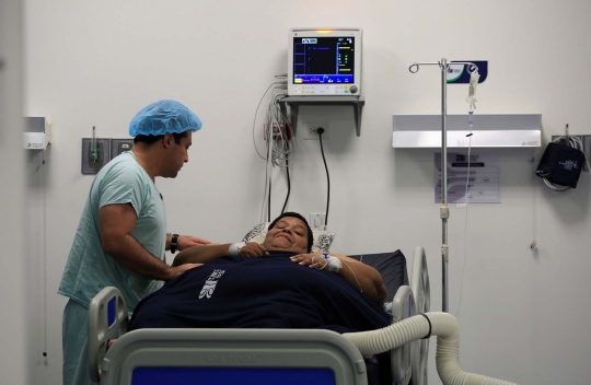 Dramatisnya evakuasi pria obesitas berbobot 400 kg di Kolombia