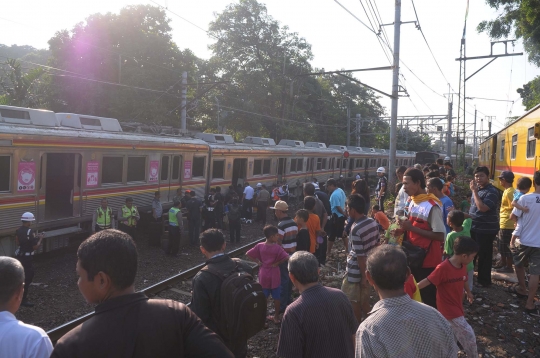 Begini penampakan KRL anjlok di jalur Manggarai-Sudirman