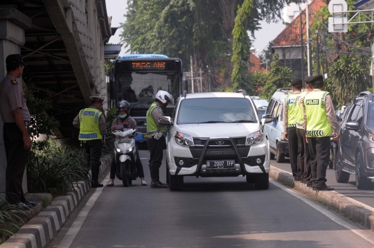 Polisi dan TNI gelar Operasi Patuh Jaya 2016 di Otista