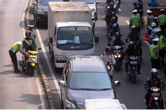 Polisi dan TNI gelar Operasi Patuh Jaya 2016 di Otista